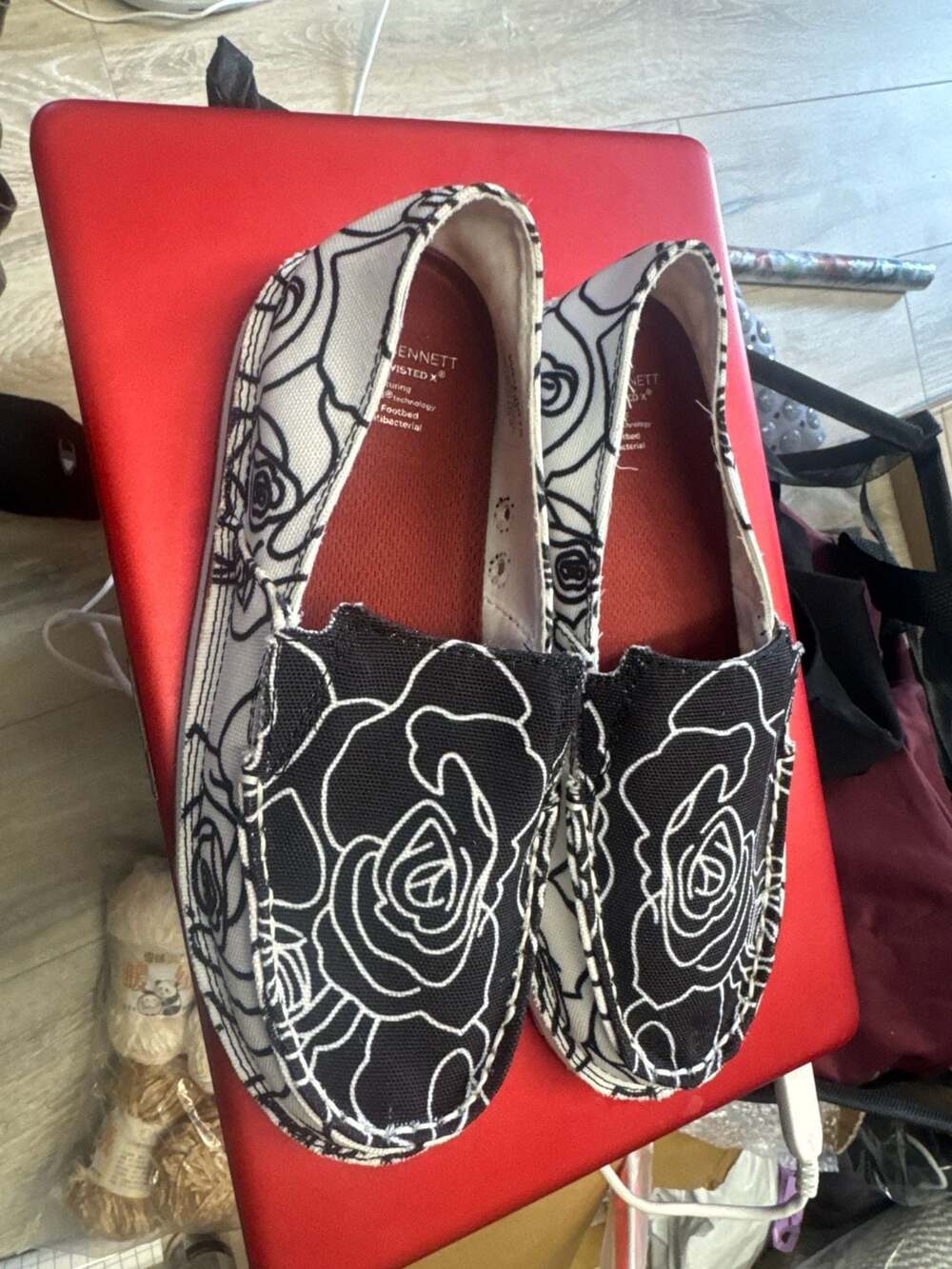 Twisted X Women's Bennett Rose Print Slip-On Shoes
